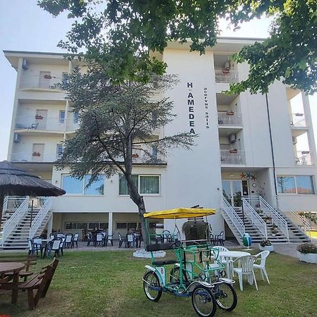 Hotel Amedea แชร์เวีย ภายนอก รูปภาพ